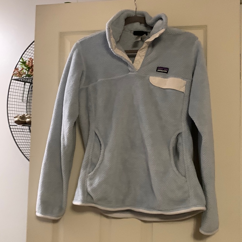 Patagonia women’s fleece light blue size large